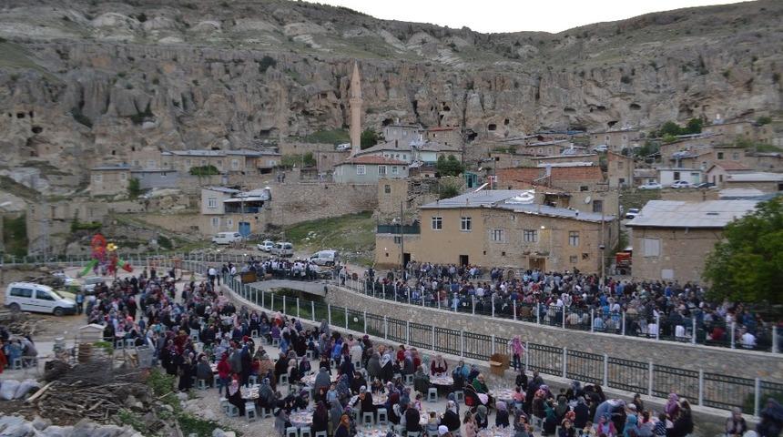 K&uuml;&ccedil;&uuml;kmuhsineliler iftarda buluştu