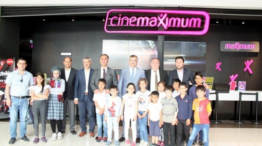 Van&rsquo;da &ouml;ğrenciler sinemayla buluştu