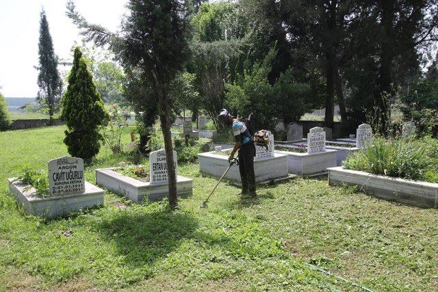 Akyazı Belediyesinden bayram temizliği