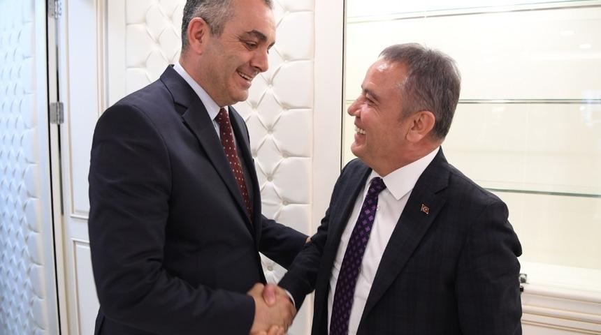 Başkan Esen&rsquo;den Muhittin B&ouml;cek&rsquo;e ziyaret