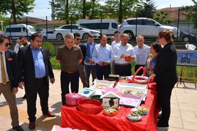 Alaçam’da görsel sanatlar sergisi