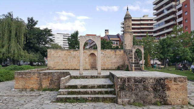 Kosova'da 564 yıllık camiye çirkin saldırı