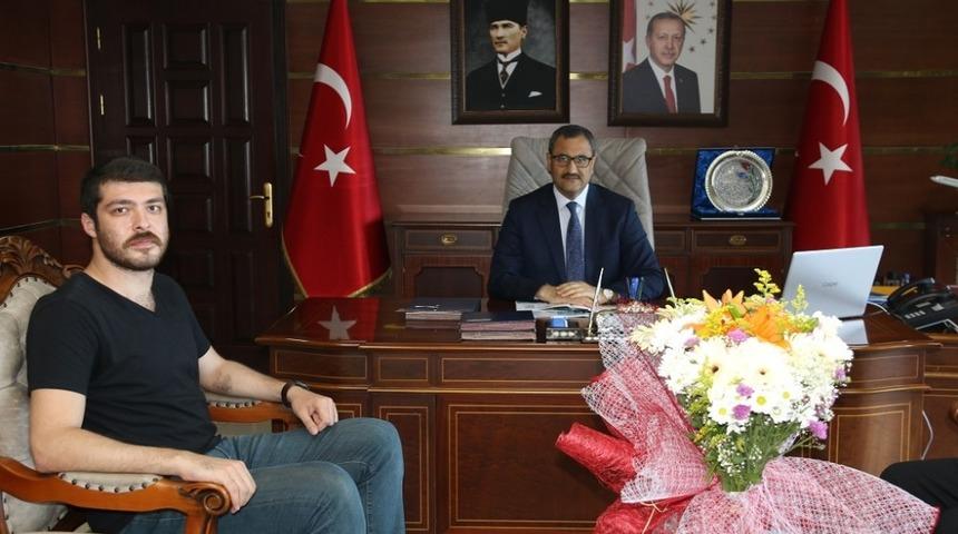 Kahraman doktordan Vali&rsquo;ye ziyaret