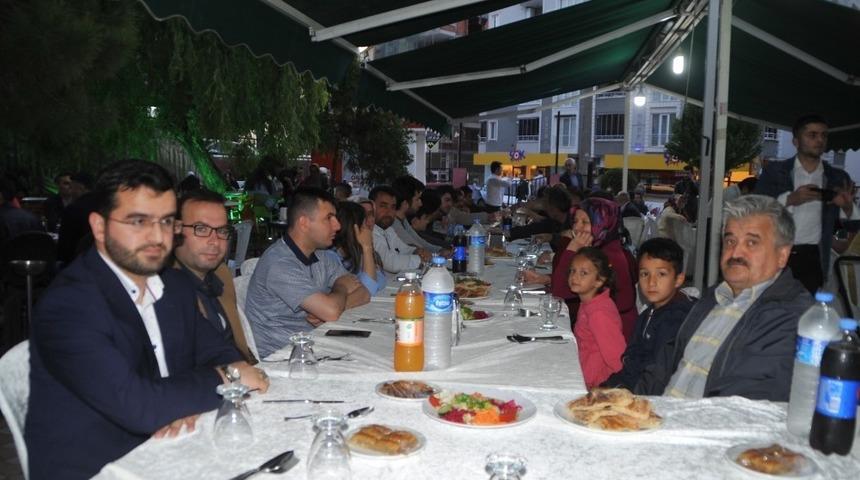 G&ouml;rme engelliler derneği iftarda buluştu