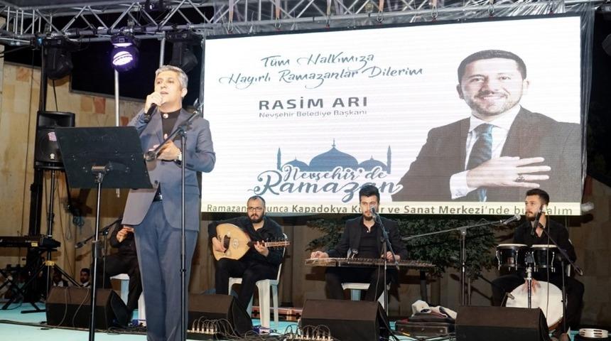 Ramazan etkinliklerinde Ahmet Akkuş ve Uğur Demir&rsquo;den ezgiler