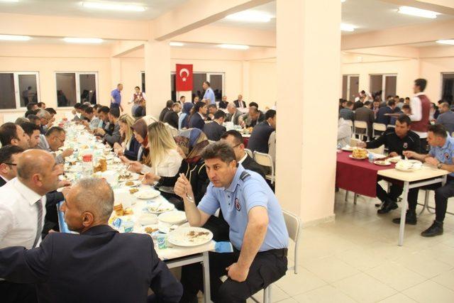 Vali Çağatay, cezaevindeki iftar programına katıldı