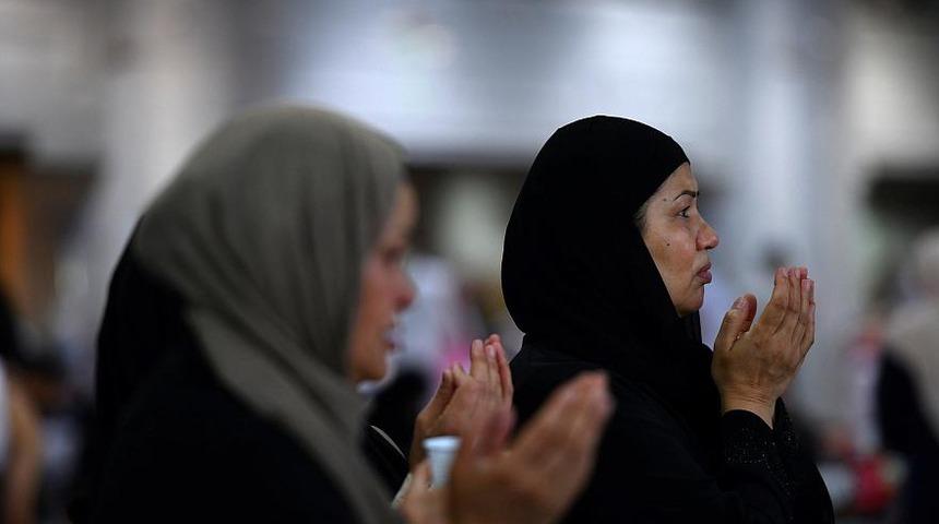 Şaşırtan çıkış: Kadınlar ve erkekler aynı yerde ibadet etmeli!