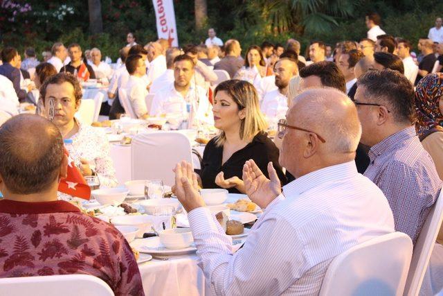 Corendon ailesi iftarda bir araya geldi