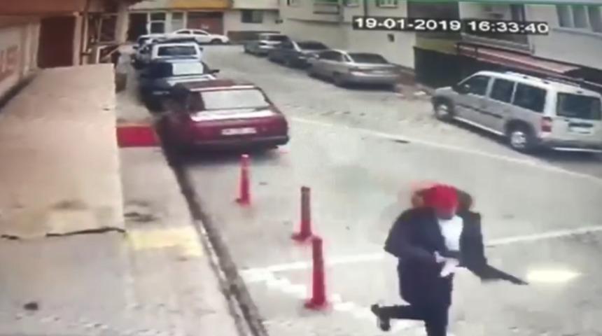 Kan donduran s&ouml;zler: Ablamı d&ouml;v&uuml;yor, &ccedil;ocukların yanında...