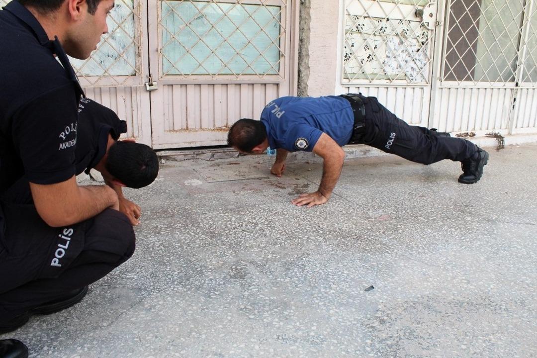 Depoda mahsur kalan yavru kedi polisi alarma ge&ccedil;irdi