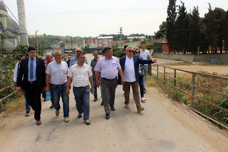 (Özel) Balıkesir’de mahalleliler dereden yayılan kötü kokuya isyan etti G5