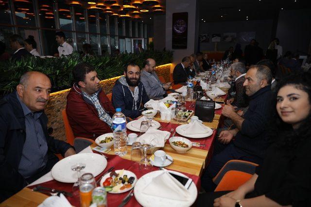 Rektör Çomaklı, basın mensuplarıyla iftar yemeğinde buluştu