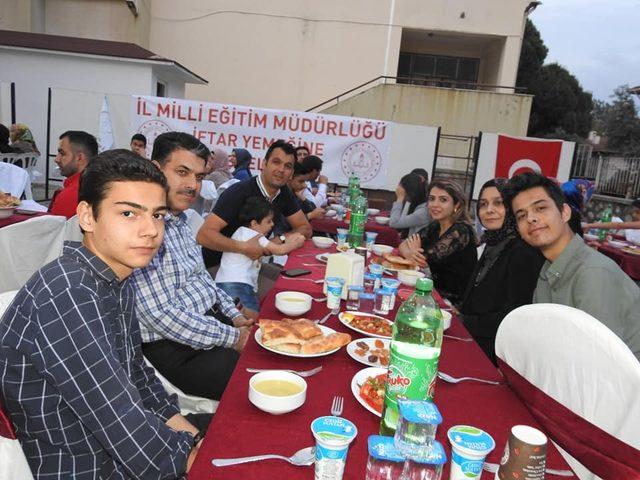 Milli Eğitim Müdürlüğü çalışanları iftarda buluştu