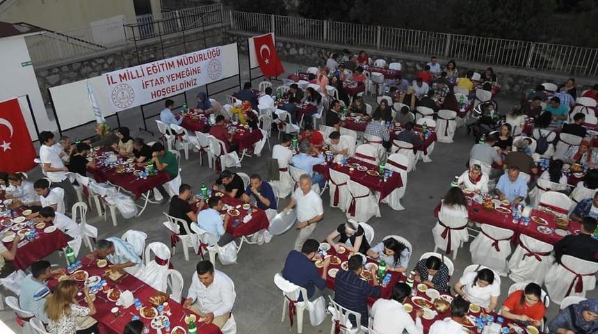 Milli Eğitim M&uuml;d&uuml;rl&uuml;ğ&uuml; &ccedil;alışanları iftarda buluştu