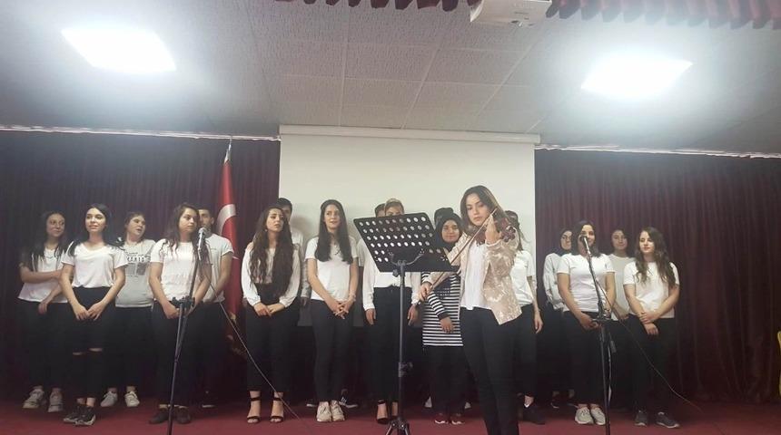 Buharkent MYO’dan müzikli gösteri