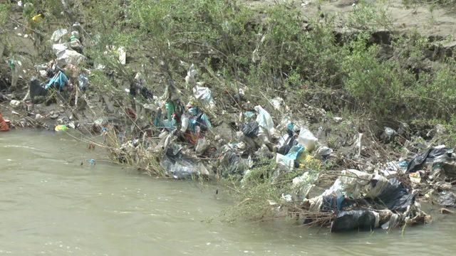 Karasu Nehri çöplüğe döndü