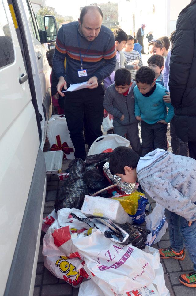 2 bin 550 öğrenci hayal ettikleri hediyelere kavuştu