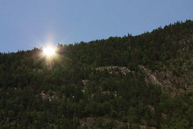 sunlight-sunmirror-rjukan-norway-1-5ceb9e531f515__700