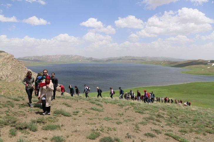 Van’ın gönül elçileri Keşiş Gölü’nde G2