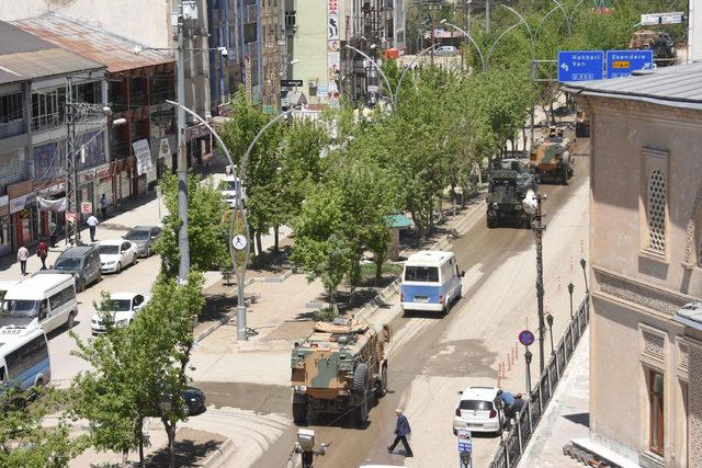 Hakurk'taki PKK hedefleri top atışlarıyla vuruluyor