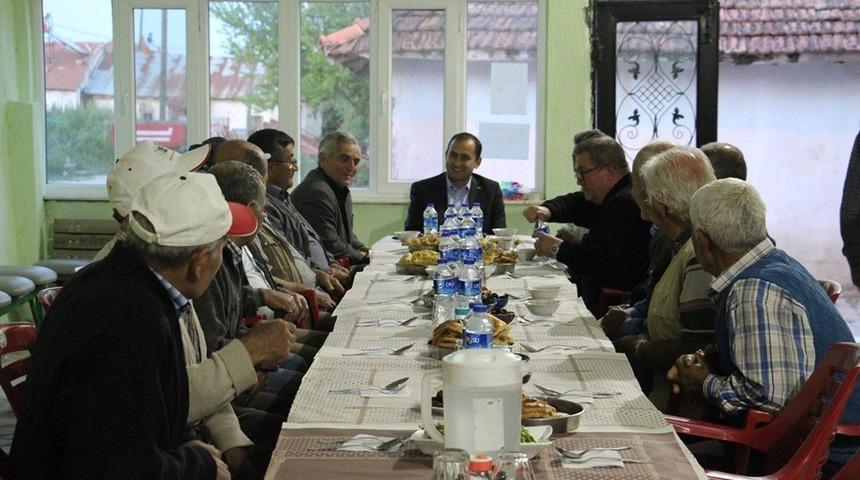 Selkisaray k&ouml;y&uuml;nde geleneksel iftar yemeği