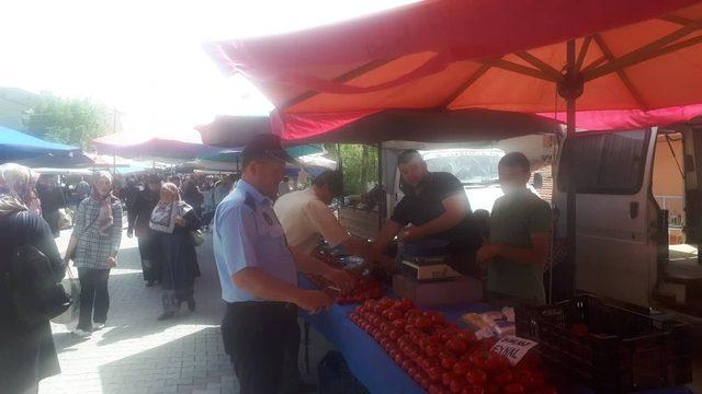 Zabıtadan fiyat ve etiket kontrolü çalışmaları