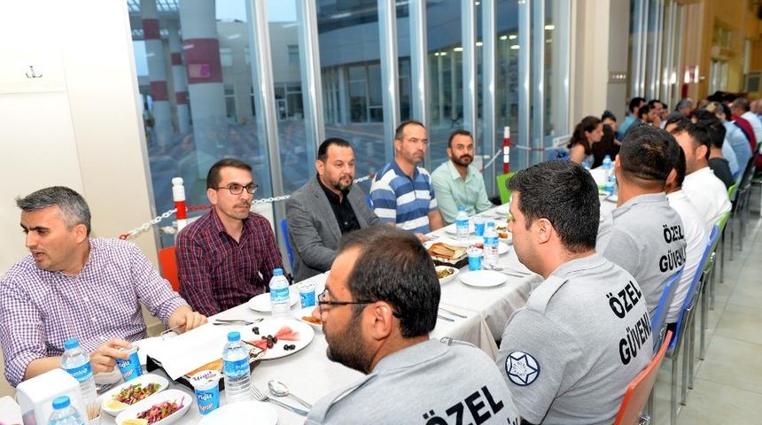 KM&Uuml; ailesi iftarda buluştu