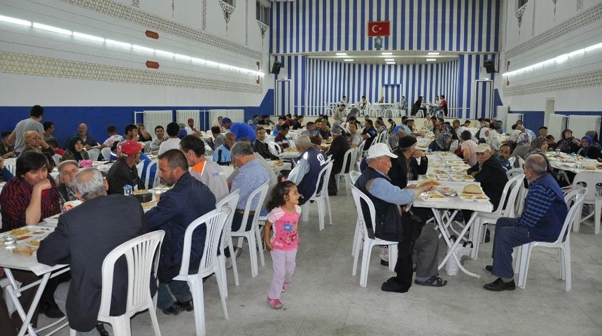 Roman vatandaşlar iftarda buluştu