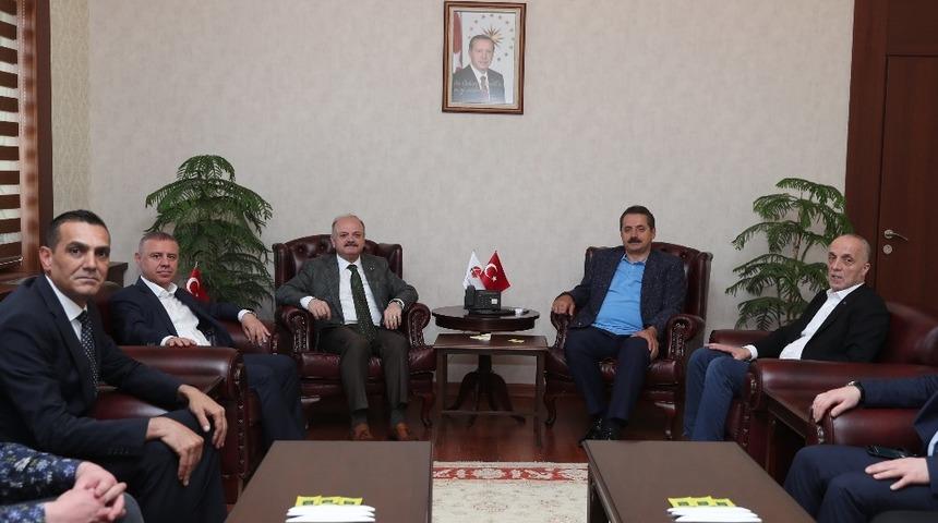 Eski Bakan &Ccedil;elik ve T&Uuml;RK-İŞ Genel Başkanı Atalay Vali &Ccedil;akacak&rsquo;ı ziyaret etti