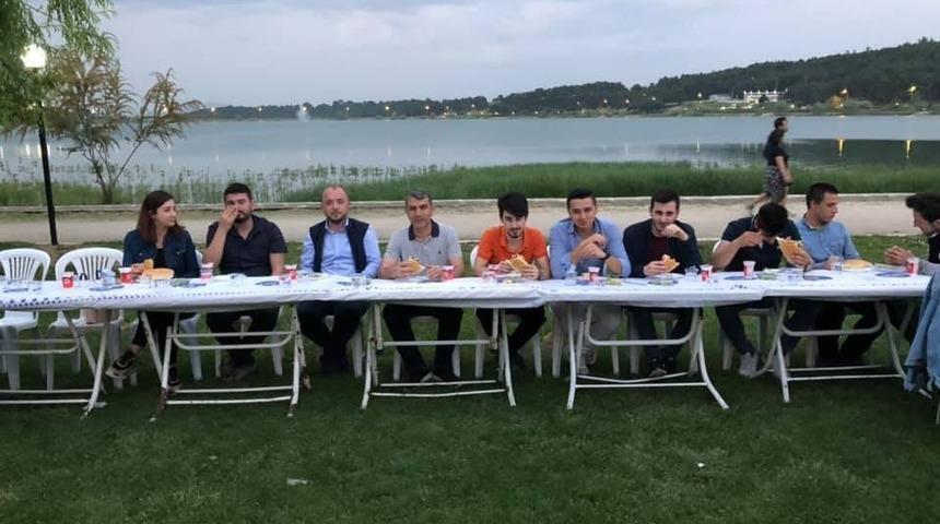 İl Başkanı Karabıyık gen&ccedil;lerle iftarda buluştu