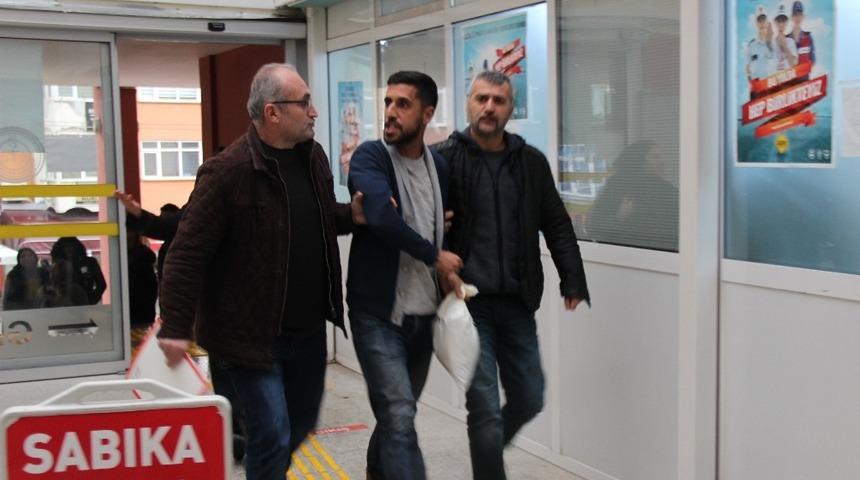 Eşini sokak ortasında pompalı t&uuml;fekle yaralayan şahıs hakim karşına &ccedil;ıktı