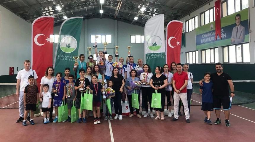 Osmangazi&rsquo;de 14 yaş tenis heyecanı sona erdi