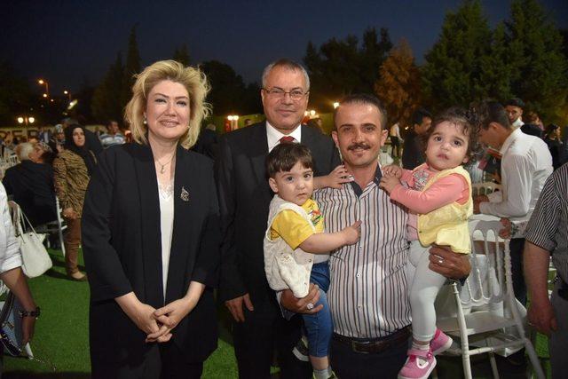 Vali Deniz, şehit aileleri ve gazilerle iftarda buluştu 3