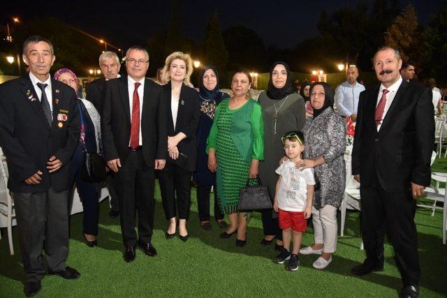 Vali Deniz, şehit aileleri ve gazilerle iftarda buluştu 4