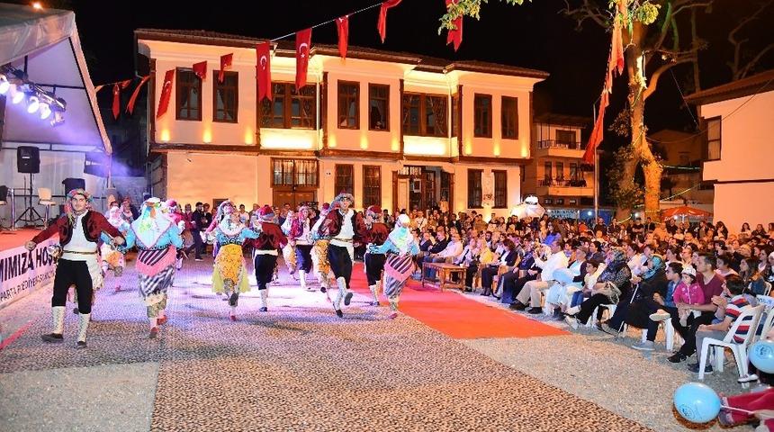 Ramazan Sokağı&rsquo;nda y&ouml;resel g&ouml;steriler