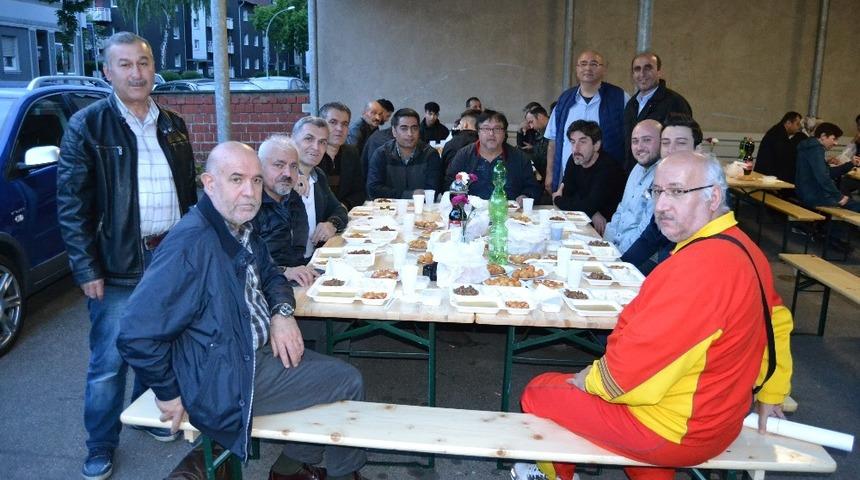 Almanya&rsquo;daki Karab&uuml;kl&uuml; gurbet&ccedil;iler iftarda buluştu