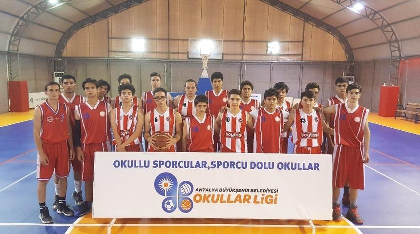 8 bin &ouml;ğrenci şampiyonluk i&ccedil;in m&uuml;cadele etti