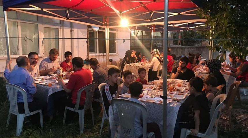 Gen&ccedil;lik merkezi evlere misafir olmaya devam ediyor