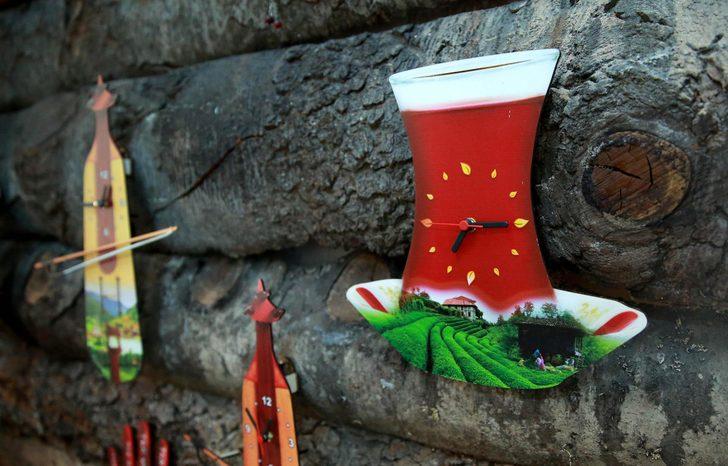 Bozulan duvar saatini onanırken, kendi markasını üretti G2