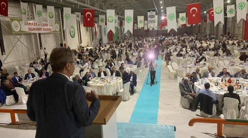 Akay, "&Ccedil;ocuklarımızın geleceği i&ccedil;in &ccedil;alışıyoruz"