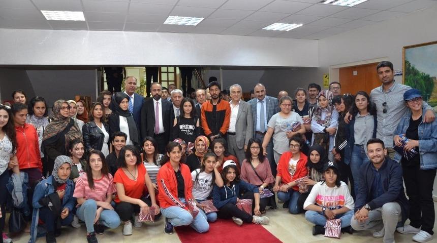 Rekt&ouml;r Şevli, &ccedil;ocuklarla iftarda buluştu