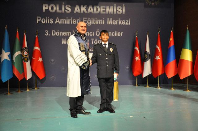 Ankara'da eğitim gören 43 yabancı polis mezun oldu 