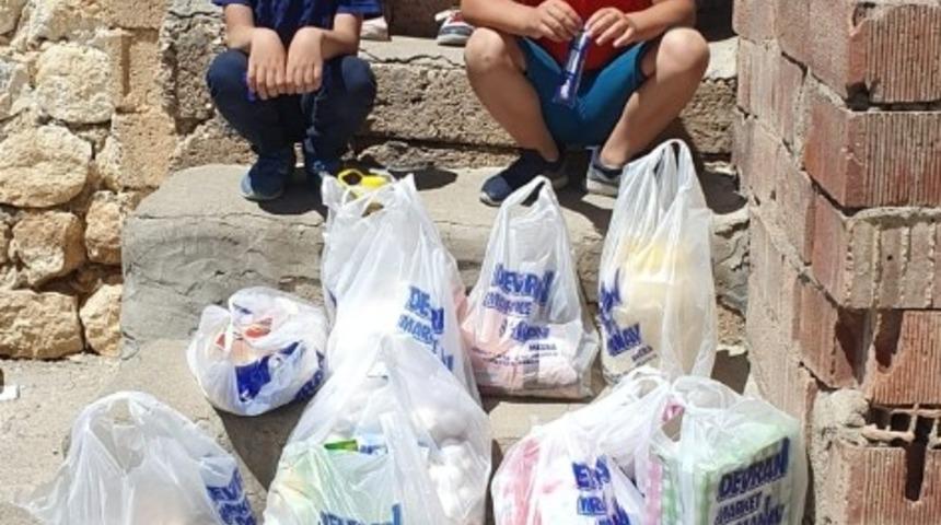 İlkokul &ouml;ğrencilerinden anlamlı yardım