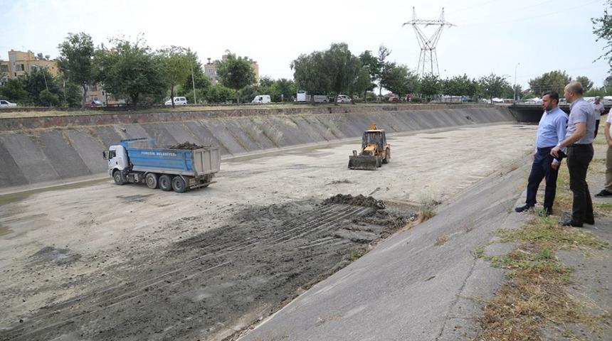 Sarı&ccedil;am deresi &ouml;zel ila&ccedil;larla yıkandı