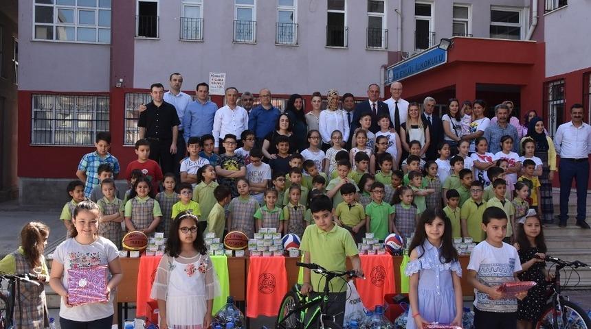 Gemlik’te öğrenciler çevre konusunda büyüklere örnek oldu