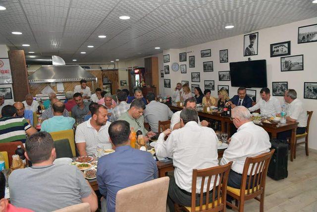 Başkan Çetin, iftarda muhtarlarla buluştu