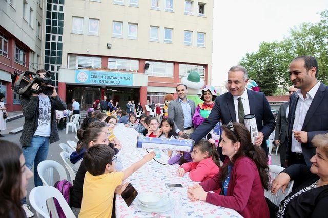 Başkan Dursun öğrencilerle iftarda buluştu