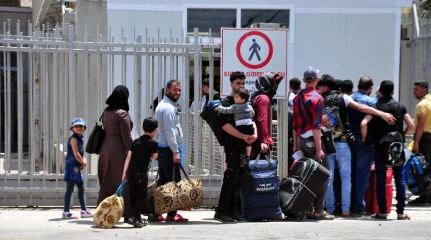Suriyelilerin bayram yolculuğu! Sınır kapılarına akın ettiler