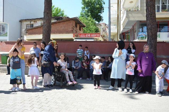 Sibel öğretmenden anlamlı hareket