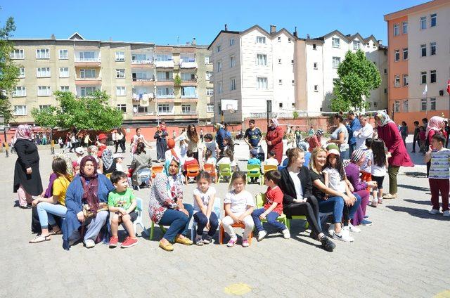 Sibel öğretmenden anlamlı hareket